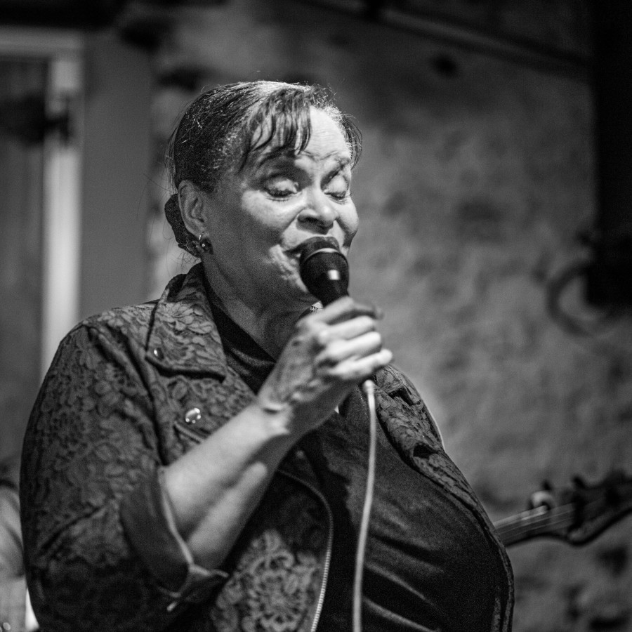 2025-10-09 - Ella-Borations met Deborah Carter 4tet